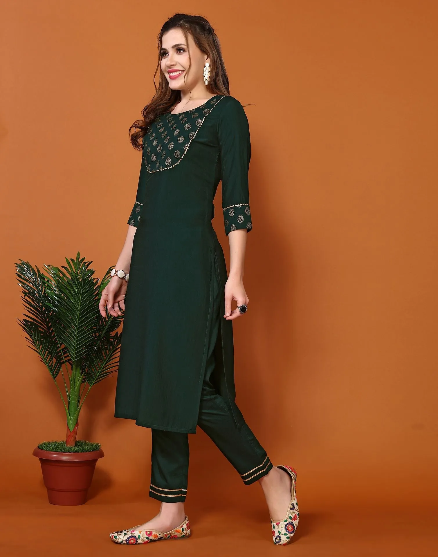 Dark Green Plain Chinnon Straight Kurta With Pant And Dupatta