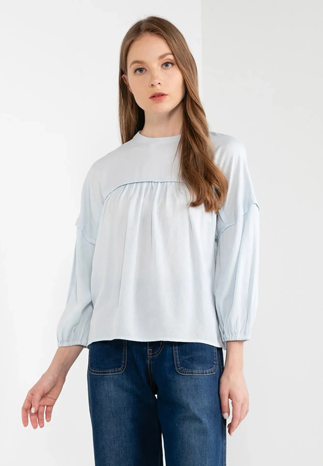 ELLE Apparel Loose Round Neck Layer Blouse