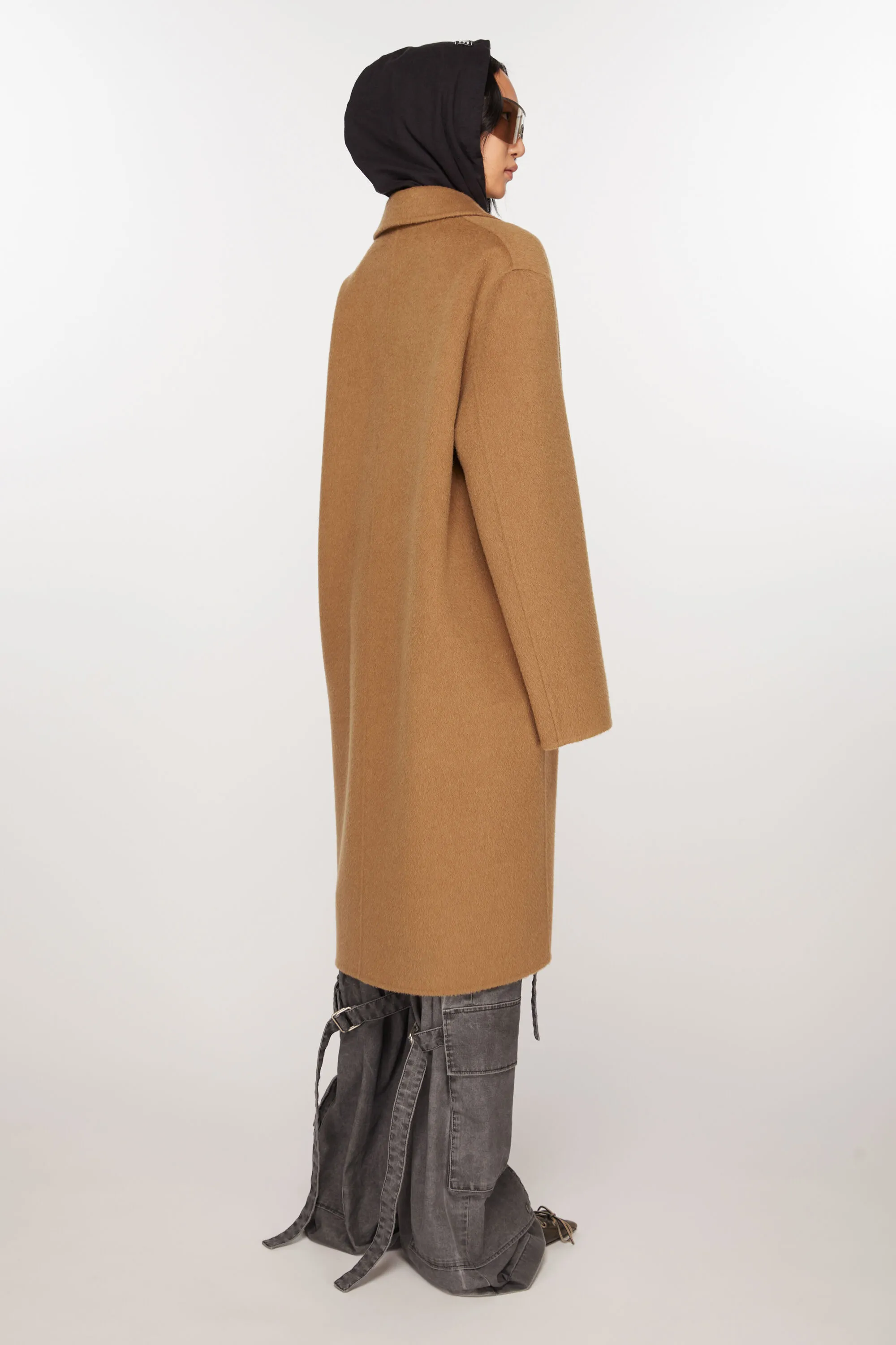 Single-breasted wool coat