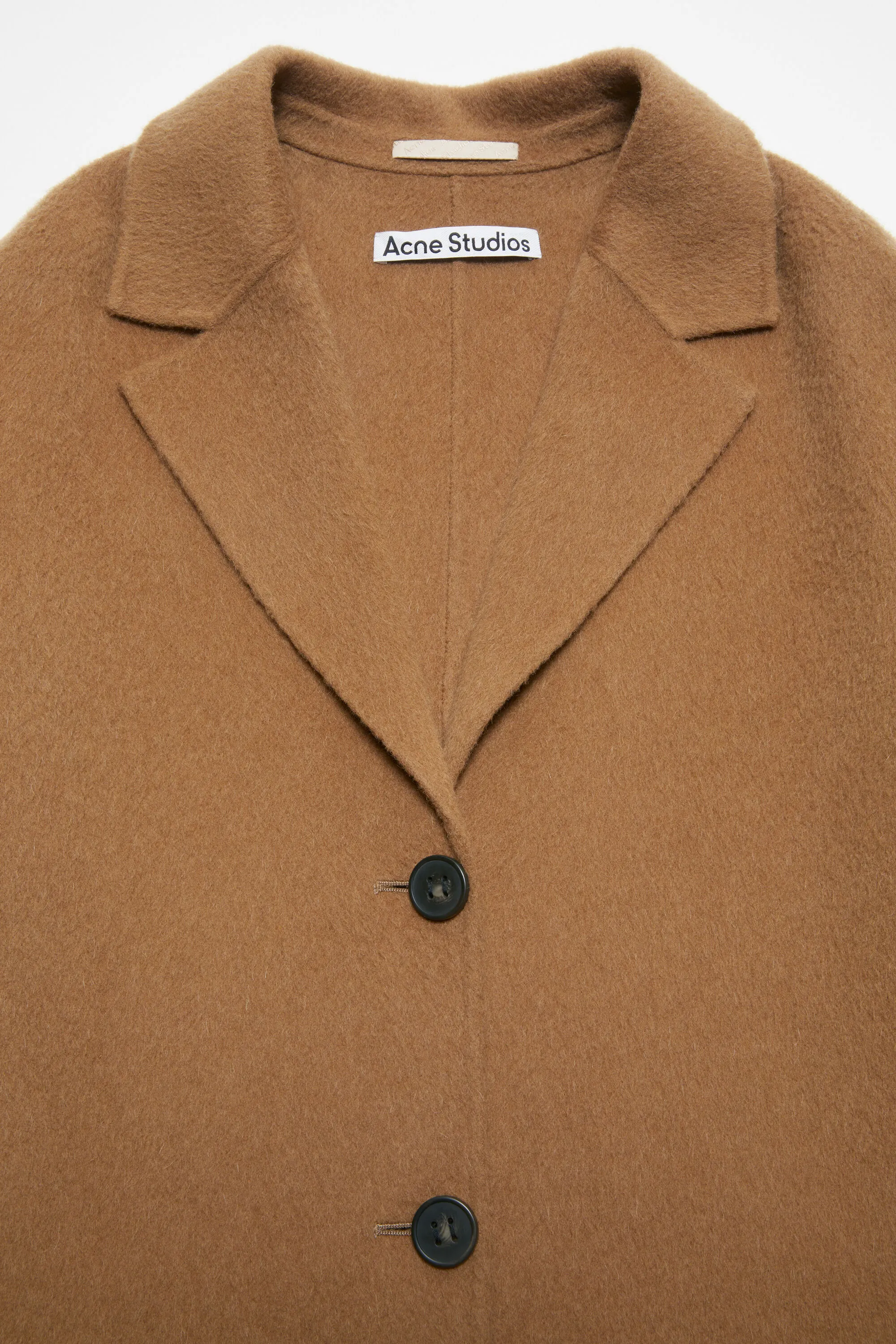 Single-breasted wool coat